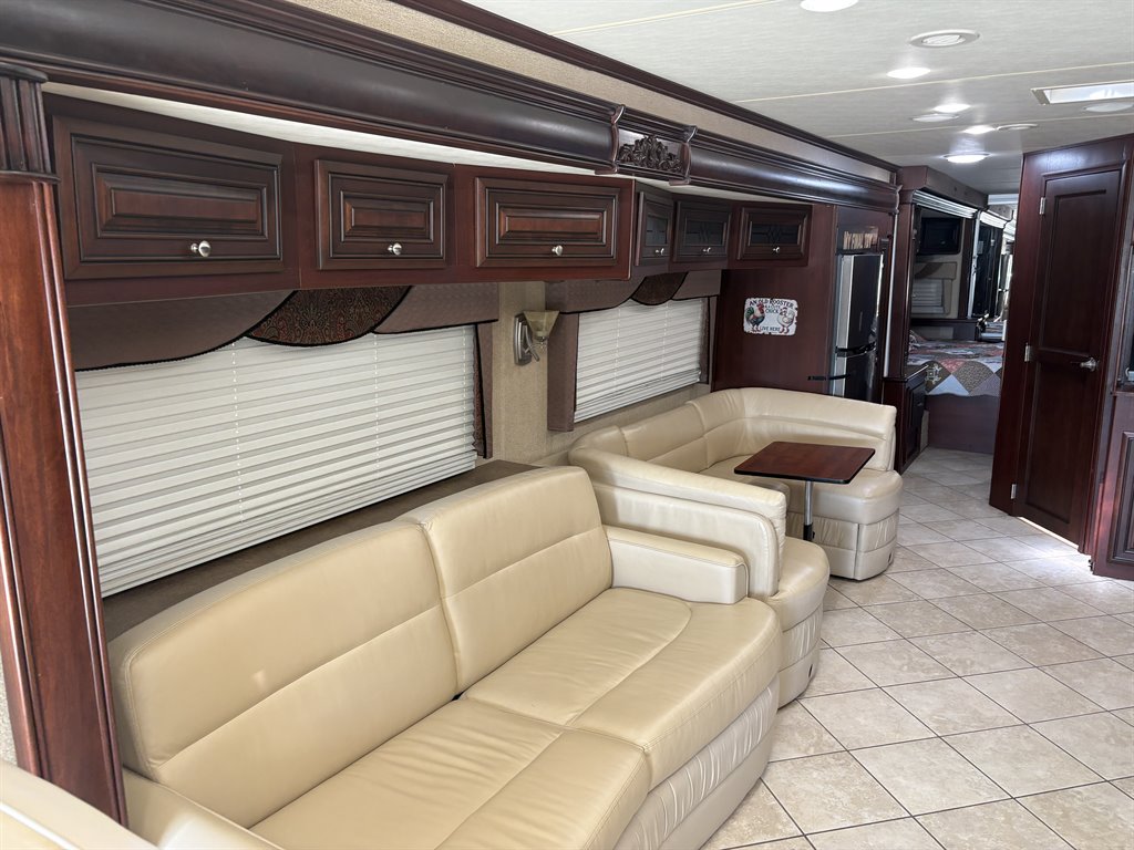 2011 Freightliner Xc Raised Rail Rear Engine Motor Home Chassis - $89,000